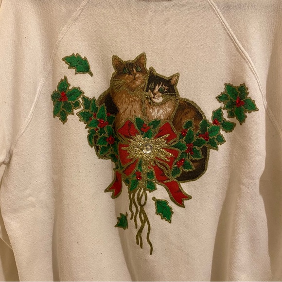 ❌SOLD❌Vintage 90s Hand Painted Custom (1/1) Christmas Cats Holly Wreath Crewneck - Picture 2 of 4